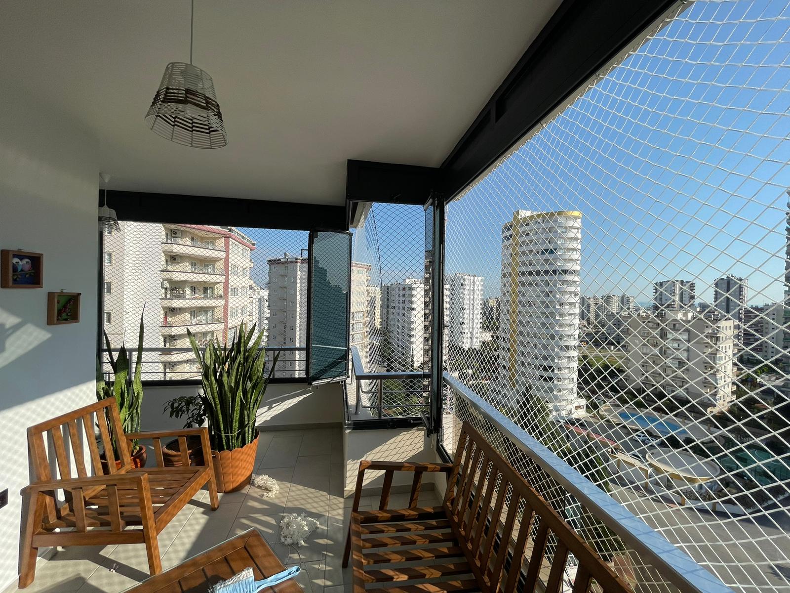 Şehir Manzaralı Geniş Balkon Güvenlik Filesi